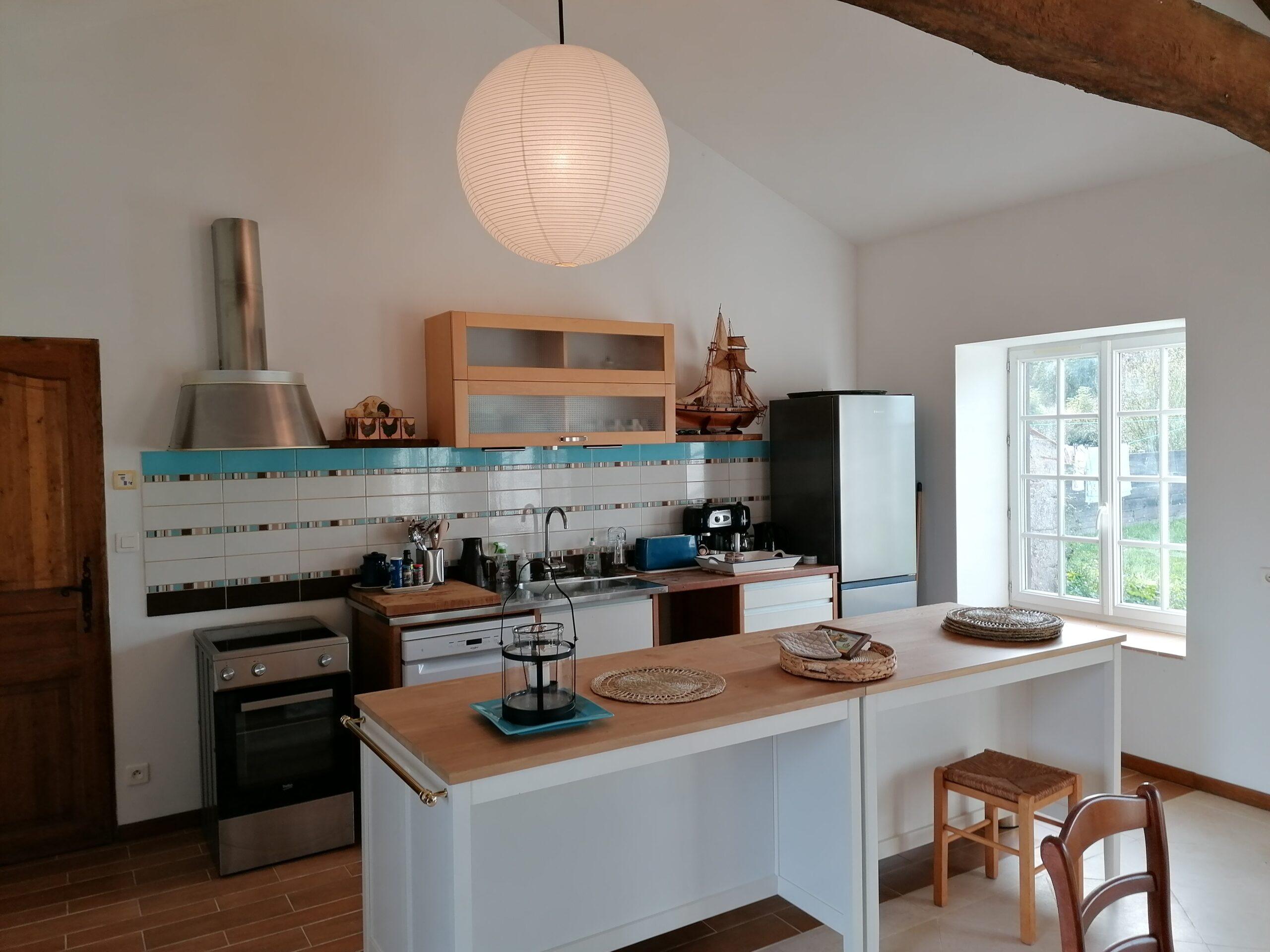 Cuisine équipée moderne dans un gîte à la ferme. Font Valley, gîtes à la ferme.